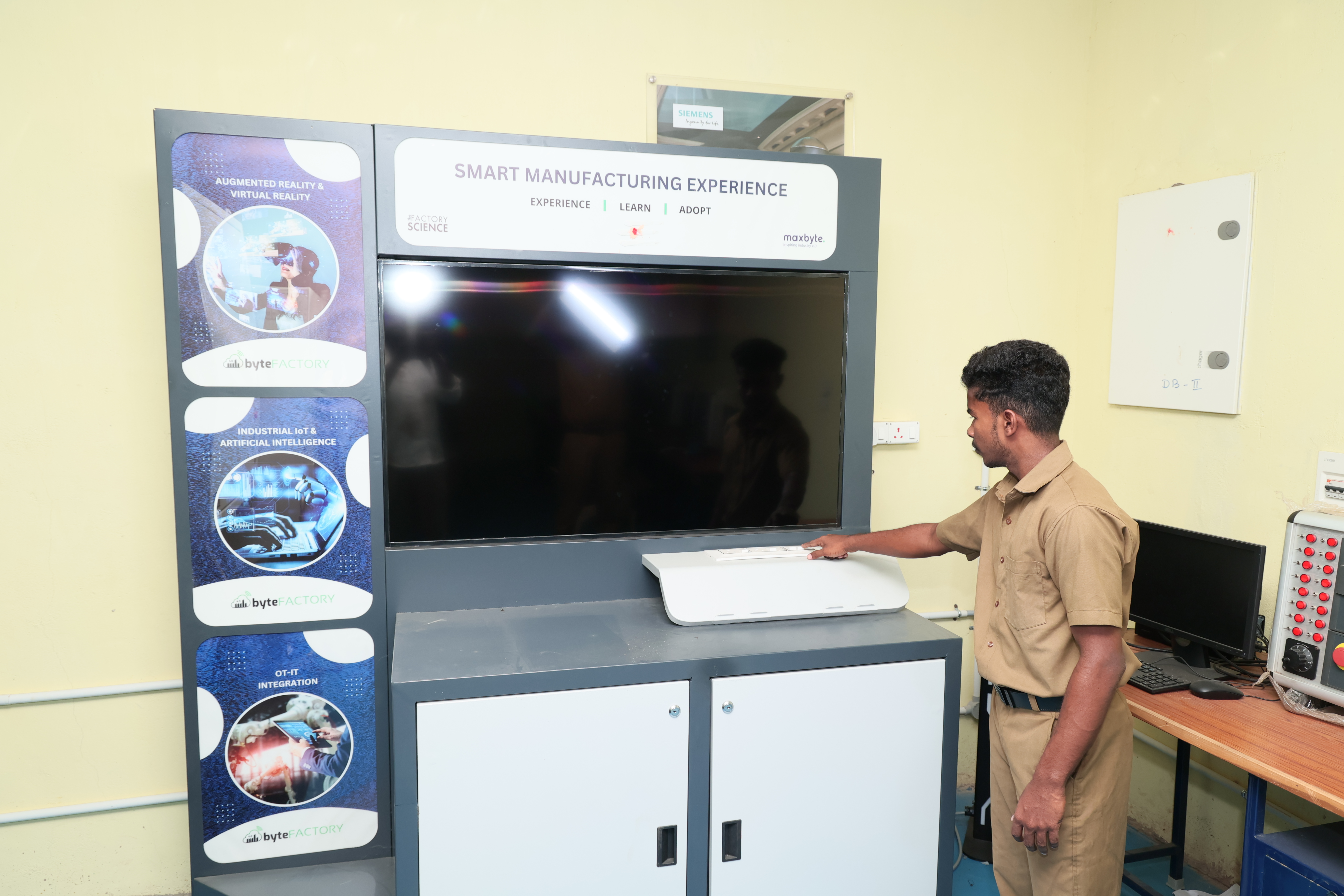Smart Manufacturing - CNC Lab